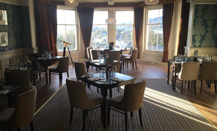 VICTORIA DINING ROOM